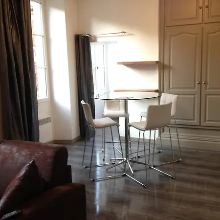 De La Halle. Apartament Figeac