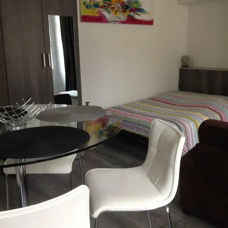 公寓 De La Halle. 菲雅克